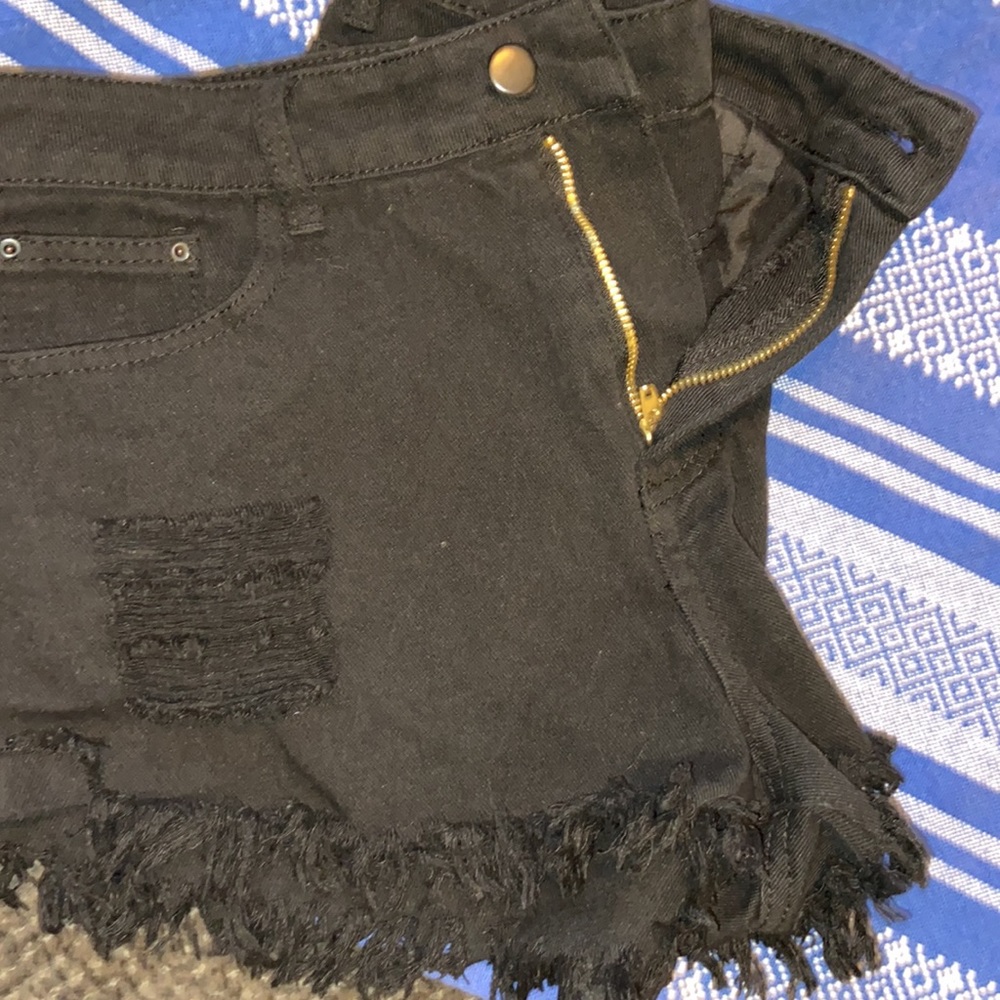 SHEIN distressed shorts - Picture 3 of 8